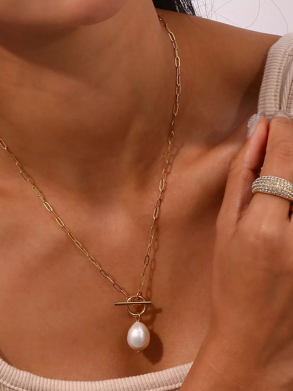 Amélie Baroque Pearl Pendant Necklace – 18K Gold-Plated