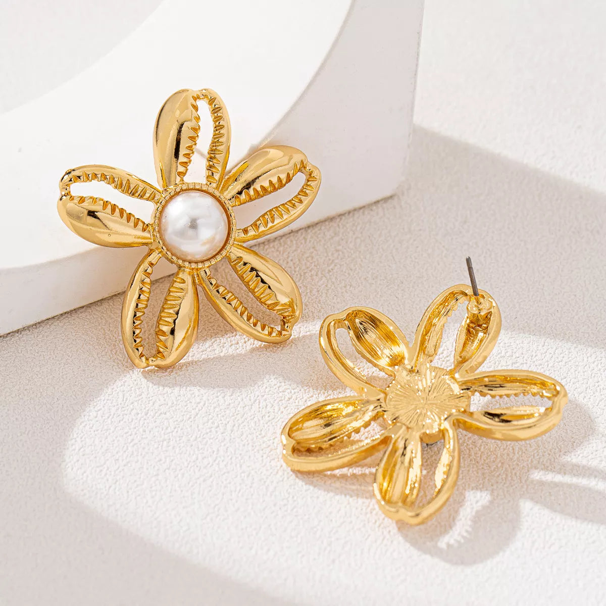 Margot Gold Flower Pearl Stud Earrings – 18K Gold-Plated