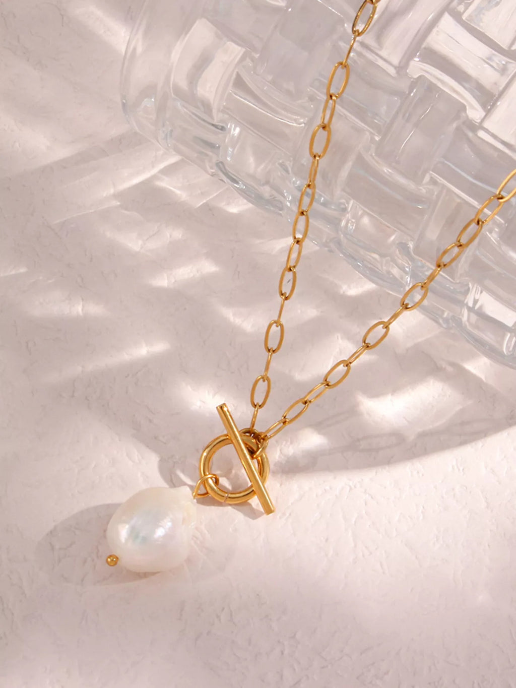 Amélie Baroque Pearl Pendant Necklace – 18K Gold-Plated